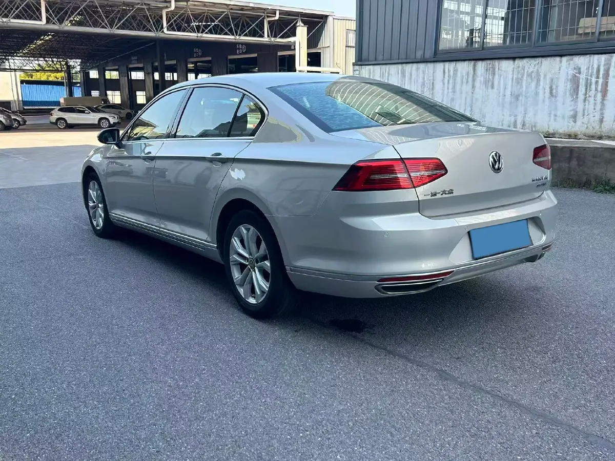 2017 Volkswagen Magotan 1.8T 180HP L4 7DCT,autocango,china used car exporter,china ev exporter,chinese used car exporter,chinese used ev exporter