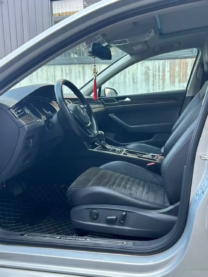 2017 Volkswagen Magotan 1.8T 180HP L4 7DCT,autocango,china used car exporter,china ev exporter,chinese used car exporter,chinese used ev exporter