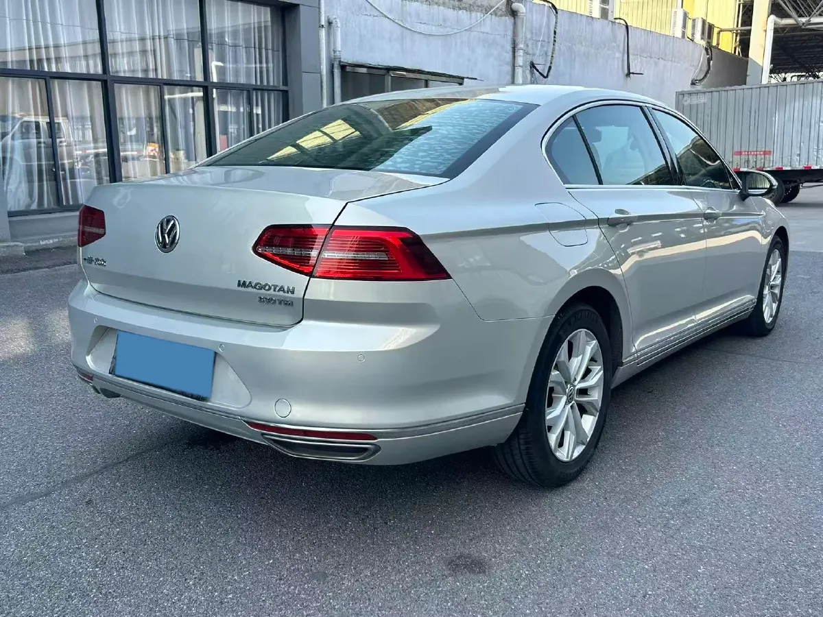 2017 Volkswagen Magotan 1.8T 180HP L4 7DCT,autocango,china used car exporter,china ev exporter,chinese used car exporter,chinese used ev exporter