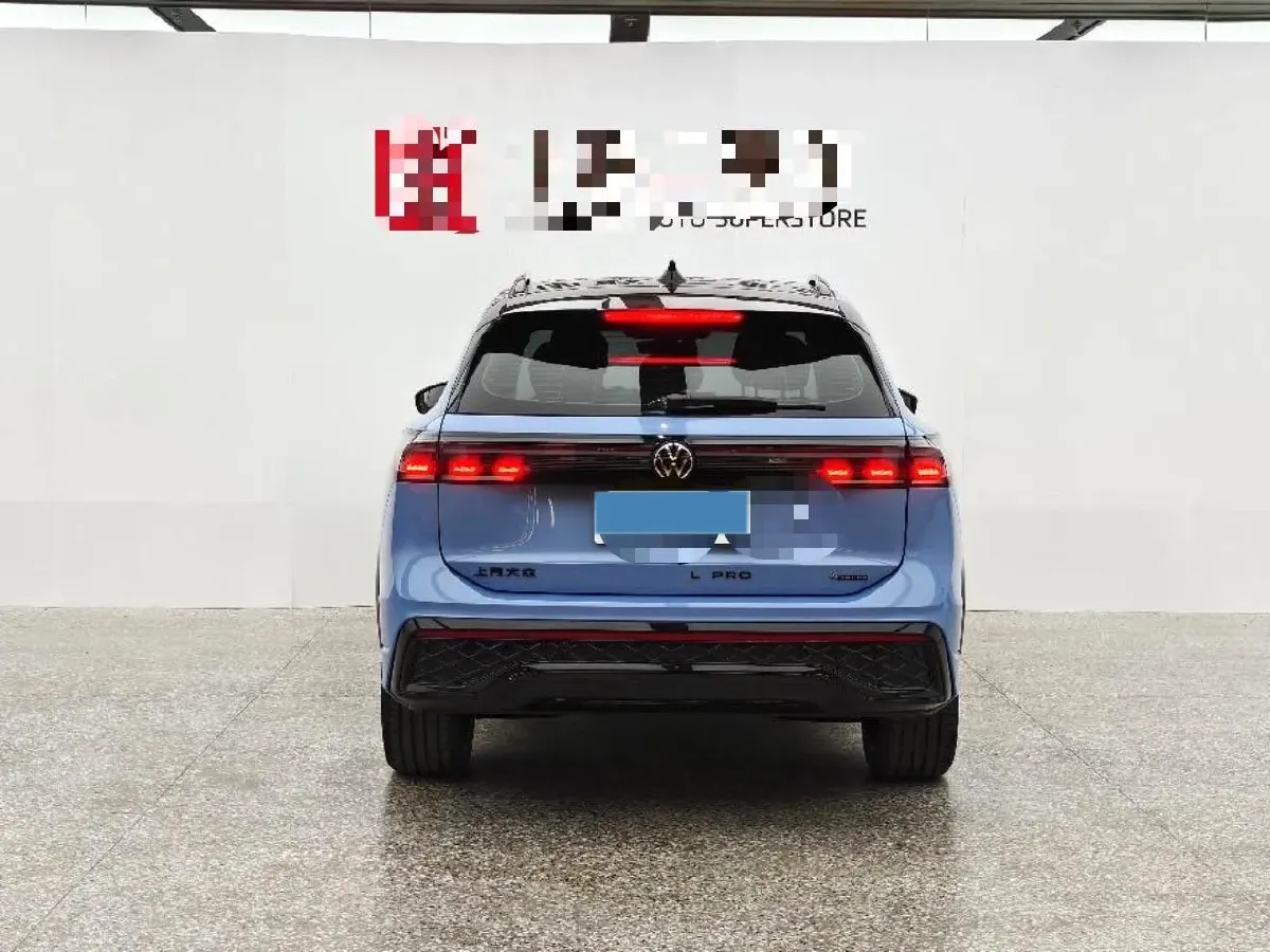 2024 Volkswagen Tiguan L 2.0T 220HP L4 7DCT,autocango,china used car exporter,china ev exporter,chinese used car exporter,chinese used ev exporter