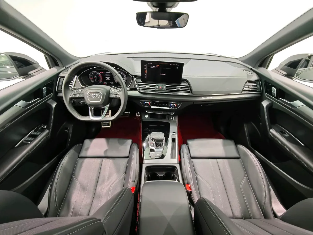 2025 Audi Q5L 2.0T 190HP L4 7DCT,autocango,china used car exporter,china ev exporter,chinese used car exporter,chinese used ev exporter