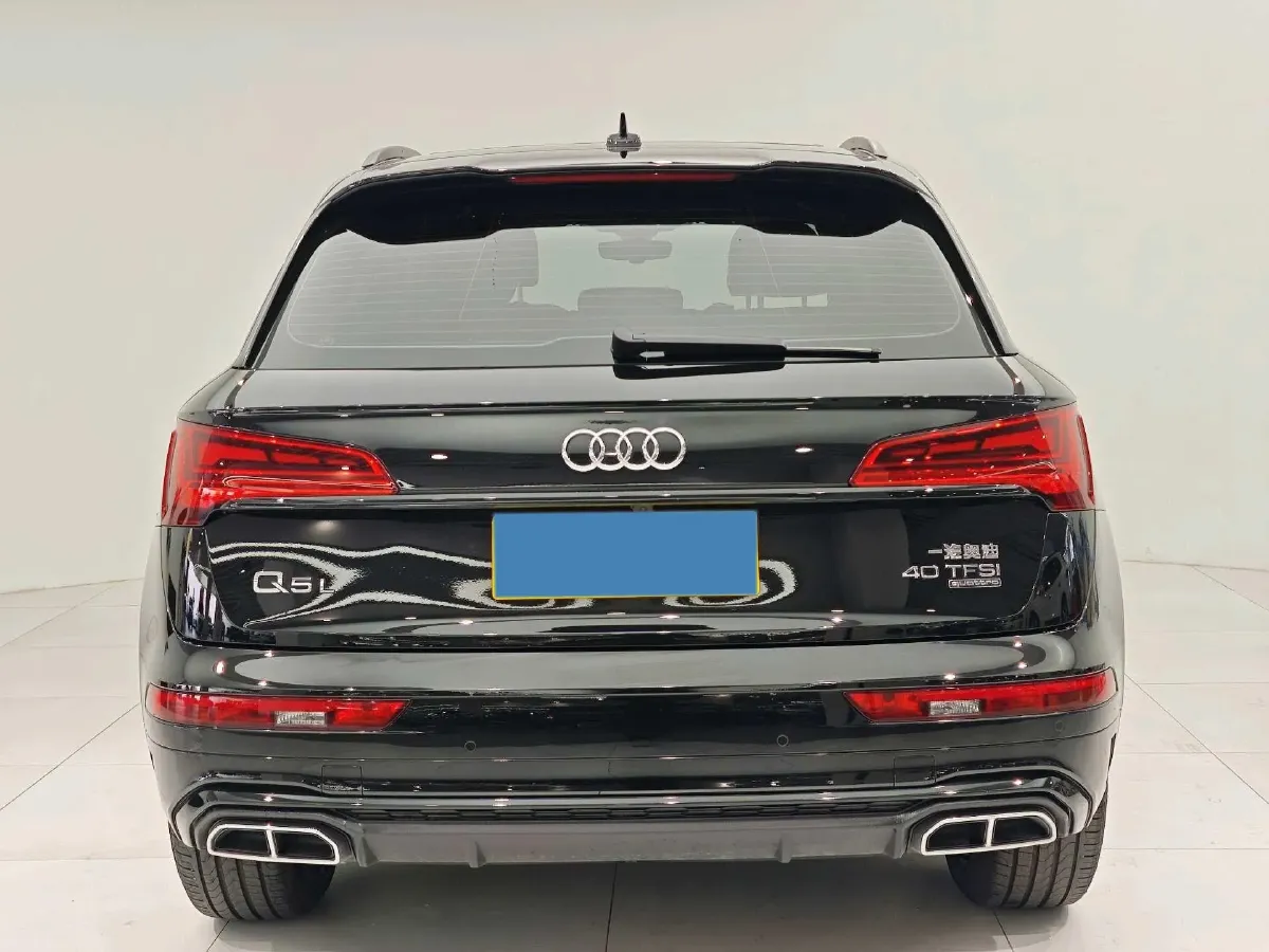 2025 Audi Q5L 2.0T 190HP L4 7DCT,autocango,china used car exporter,china ev exporter,chinese used car exporter,chinese used ev exporter