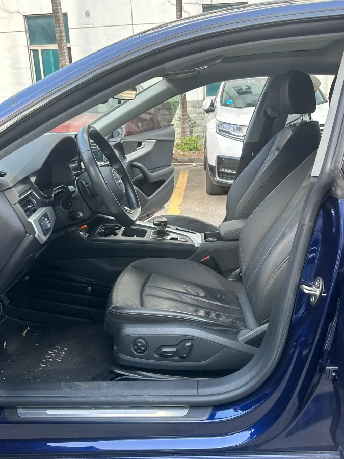 2021 Audi A5 2.0T 204HP L4 7DCT,autocango,china used car exporter,china ev exporter,chinese used car exporter,chinese used ev exporter