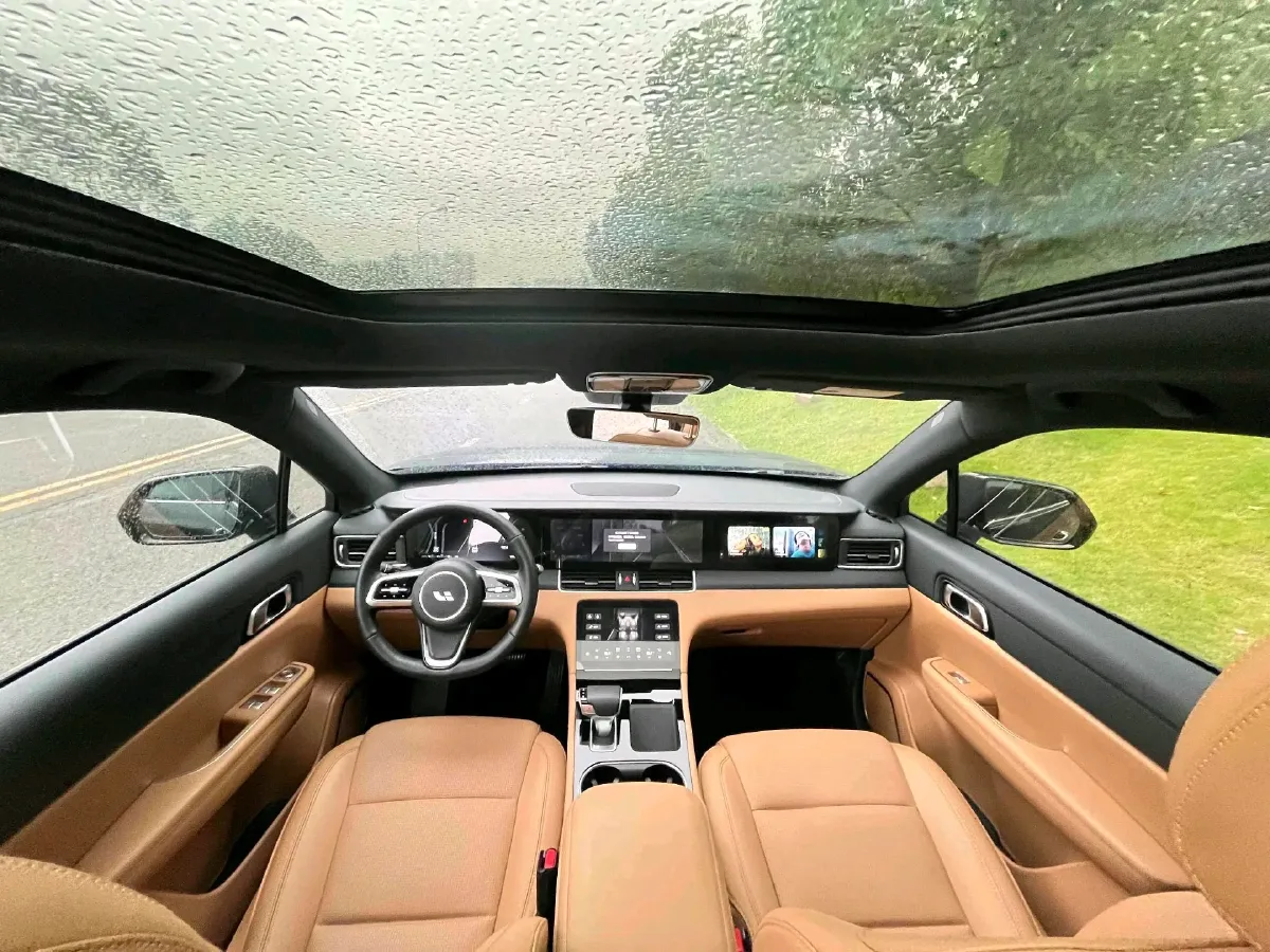 2021 Li ONE Range Extended 131HP REEV 40.5KWH,autocango,china used car exporter,china ev exporter,chinese used car exporter,chinese used ev exporter