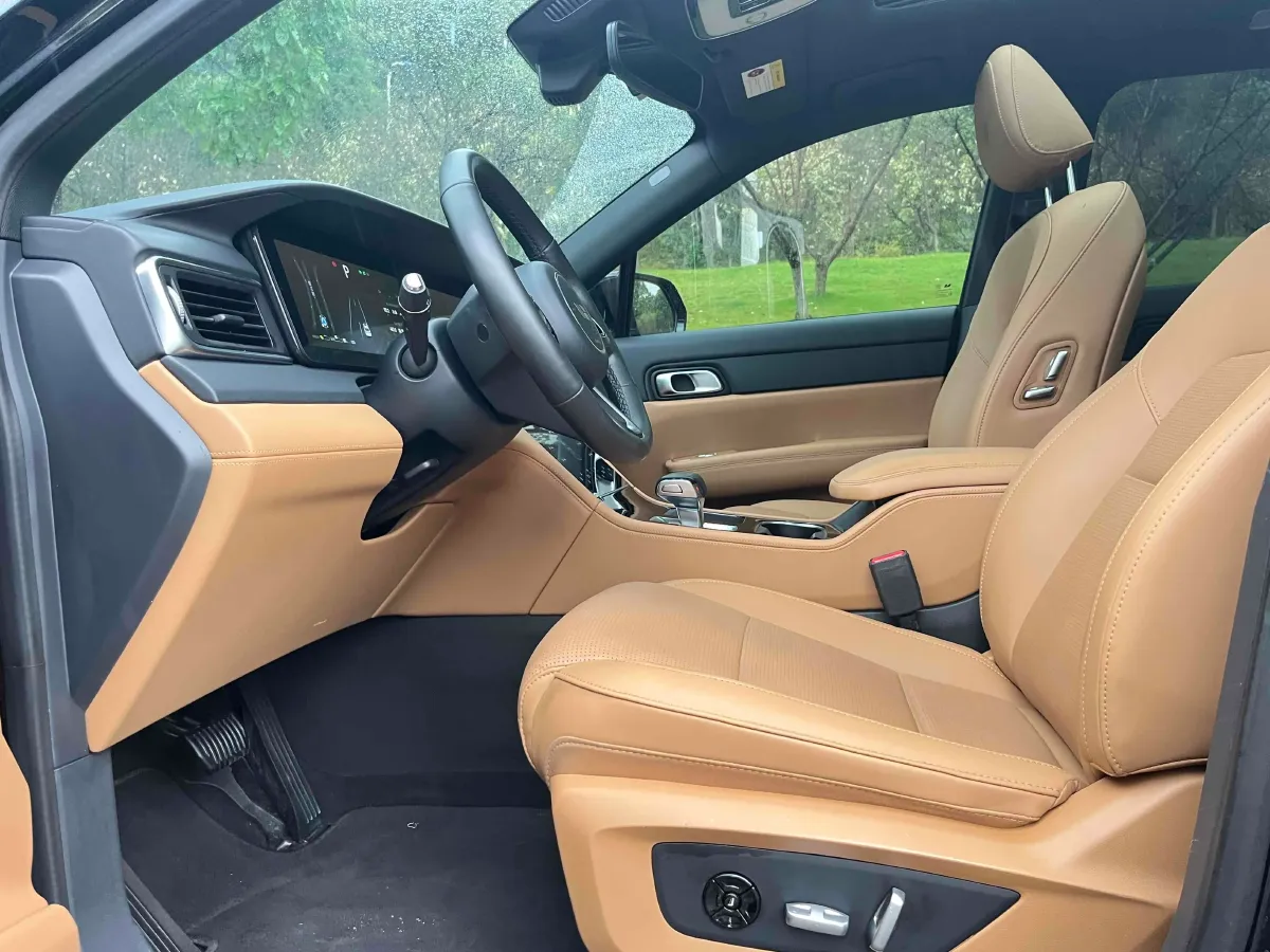 2021 Li ONE Range Extended 131HP REEV 40.5KWH,autocango,china used car exporter,china ev exporter,chinese used car exporter,chinese used ev exporter