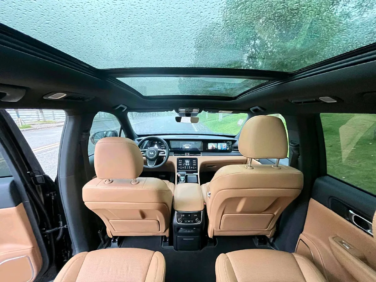 2021 Li ONE Range Extended 131HP REEV 40.5KWH,autocango,china used car exporter,china ev exporter,chinese used car exporter,chinese used ev exporter