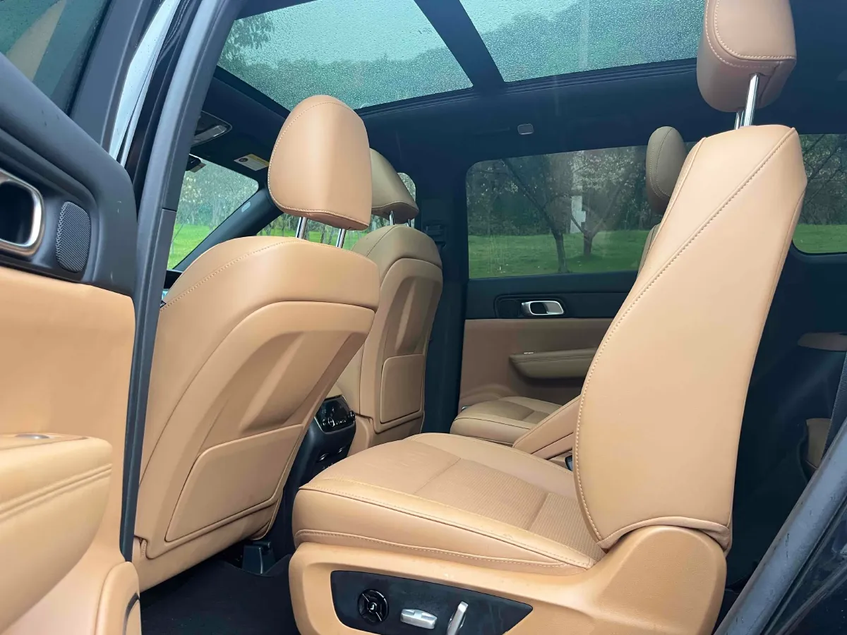 2021 Li ONE Range Extended 131HP REEV 40.5KWH,autocango,china used car exporter,china ev exporter,chinese used car exporter,chinese used ev exporter