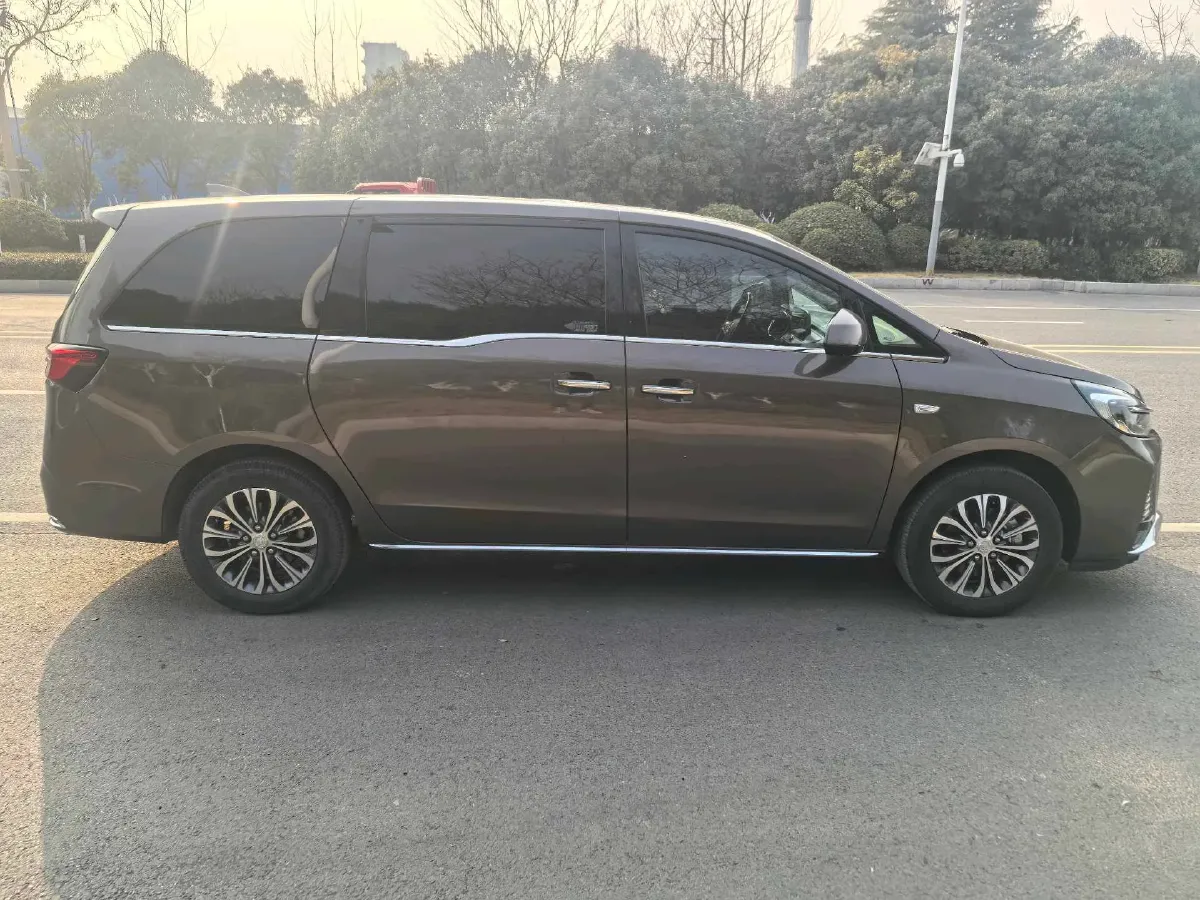 2023 Buick GL8 2.0T 237HP L4 9AT,autocango,china used car exporter,china ev exporter,chinese used car exporter,chinese used ev exporter