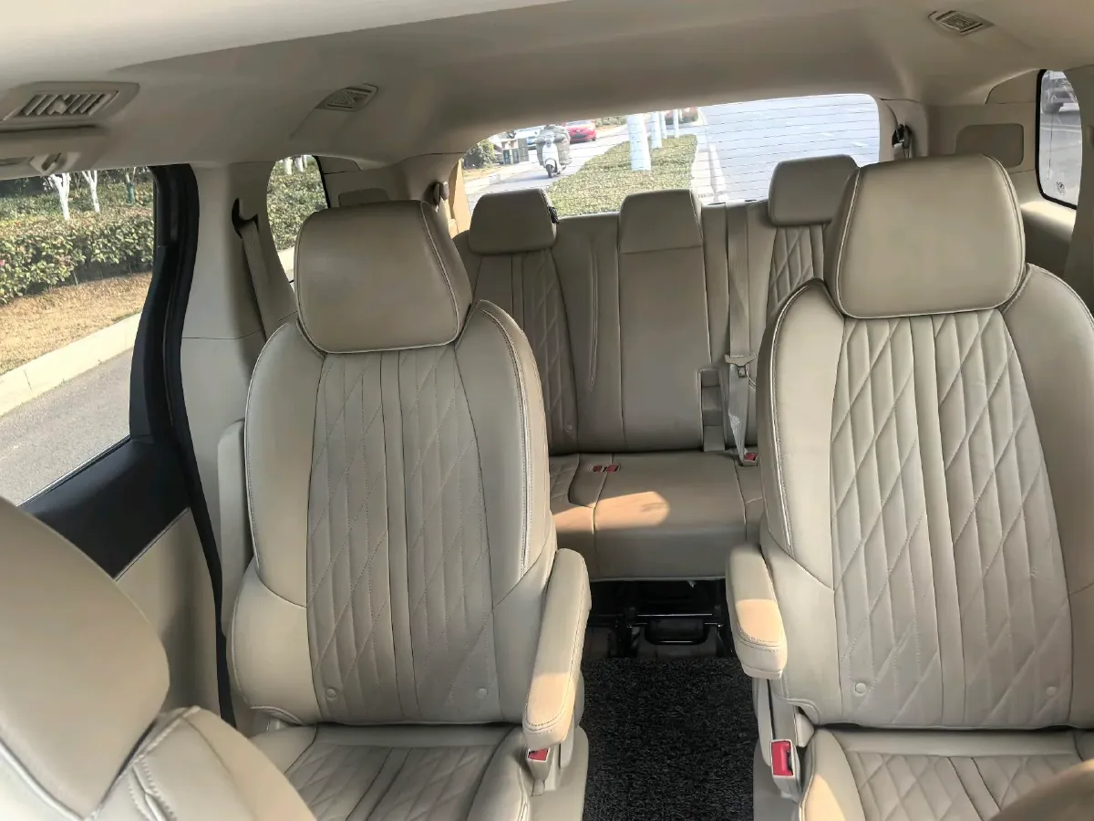 2023 Buick GL8 2.0T 237HP L4 9AT,autocango,china used car exporter,china ev exporter,chinese used car exporter,chinese used ev exporter