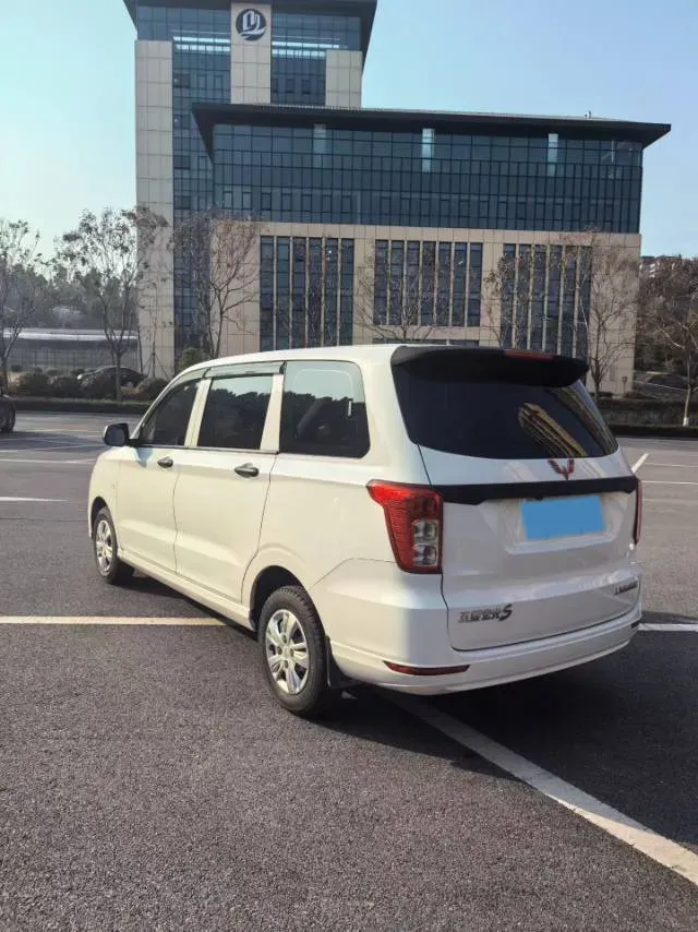 2021 WuLing RongGuang New Truck 1.5L 99HP L4 5MT,autocango,china used car exporter,china ev exporter,chinese used car exporter,chinese used ev exporter