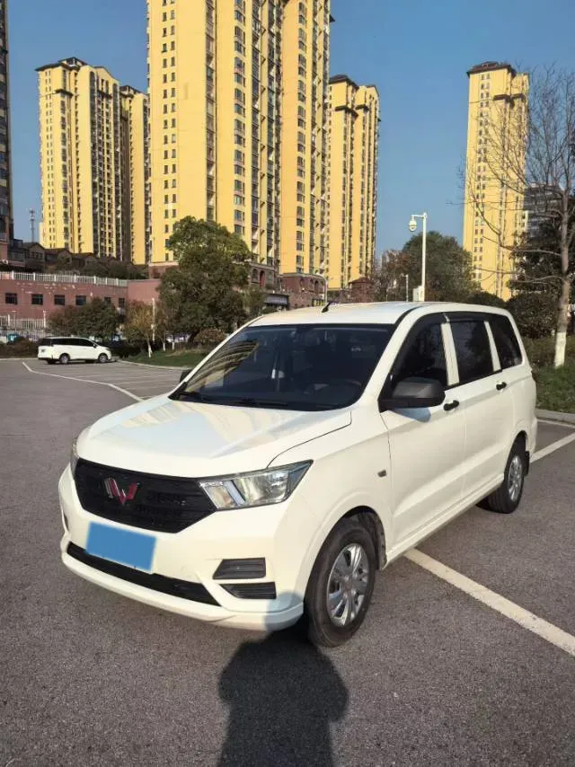 2021 WuLing RongGuang New Truck 1.5L 99HP L4 5MT,autocango,china used car exporter,china ev exporter,chinese used car exporter,chinese used ev exporter
