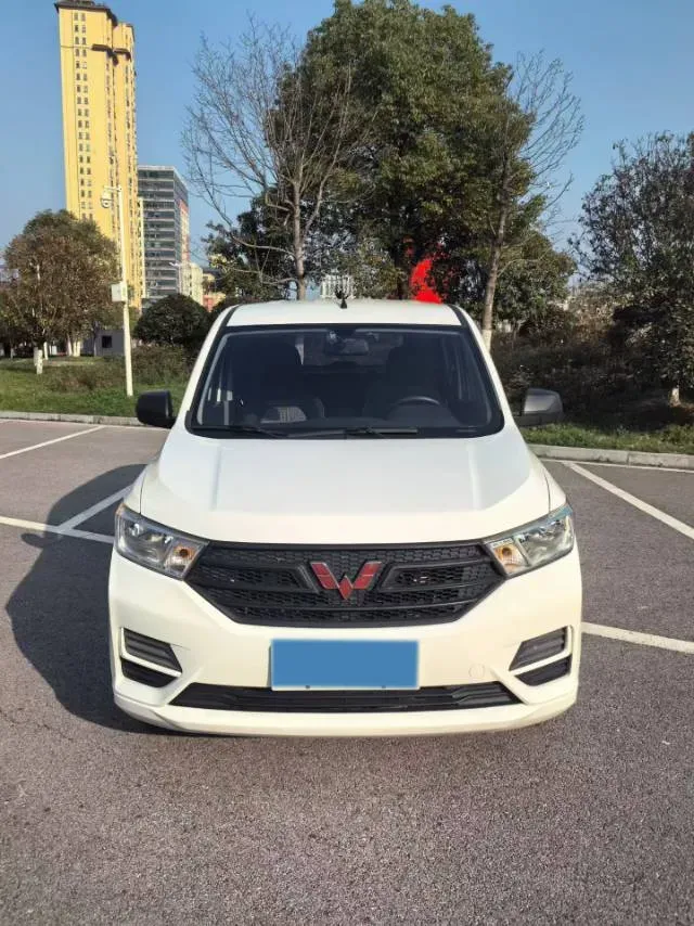 2021 WuLing RongGuang New Truck 1.5L 99HP L4 5MT,autocango,china used car exporter,china ev exporter,chinese used car exporter,chinese used ev exporter