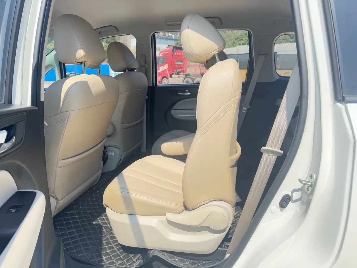 2021 GAC Trumpchi M6 1.5T 169HP L4 7DCT,autocango,china used car exporter,china ev exporter,chinese used car exporter,chinese used ev exporter