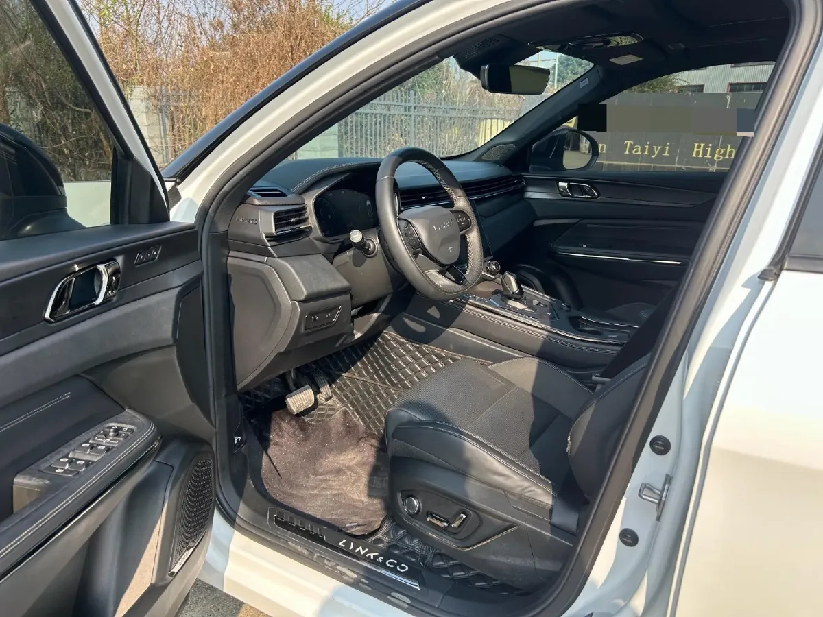 2021 LYNK&CO 01 2.0T 254HP L4 8AT,autocango,china used car exporter,china ev exporter,chinese used car exporter,chinese used ev exporter