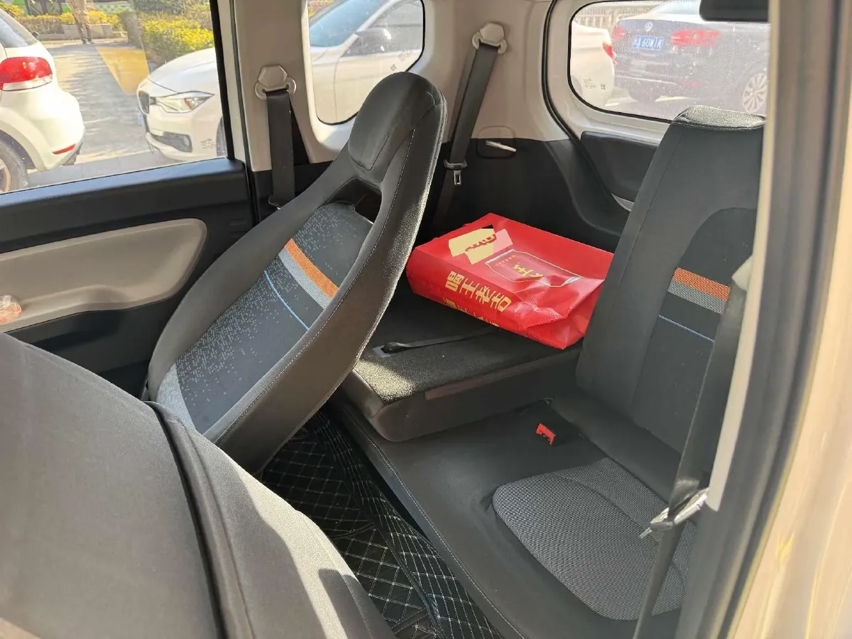 2020 WuLing HongGuang MINI EV BEV 13.8KWH,autocango,china used car exporter,china ev exporter,chinese used car exporter,chinese used ev exporter