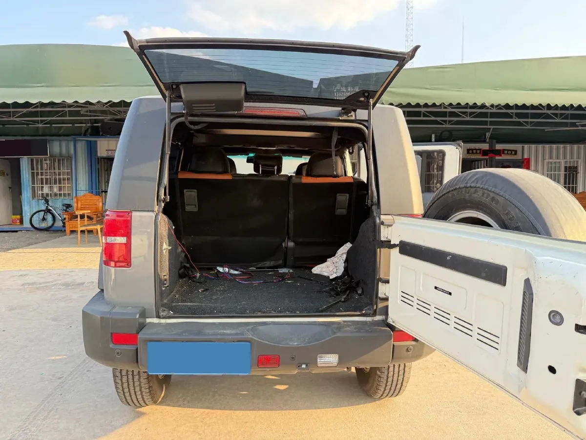 2016 Beijing BJ40 2.0T 204HP L4 5MT,autocango,china used car exporter,china ev exporter,chinese used car exporter,chinese used ev exporter