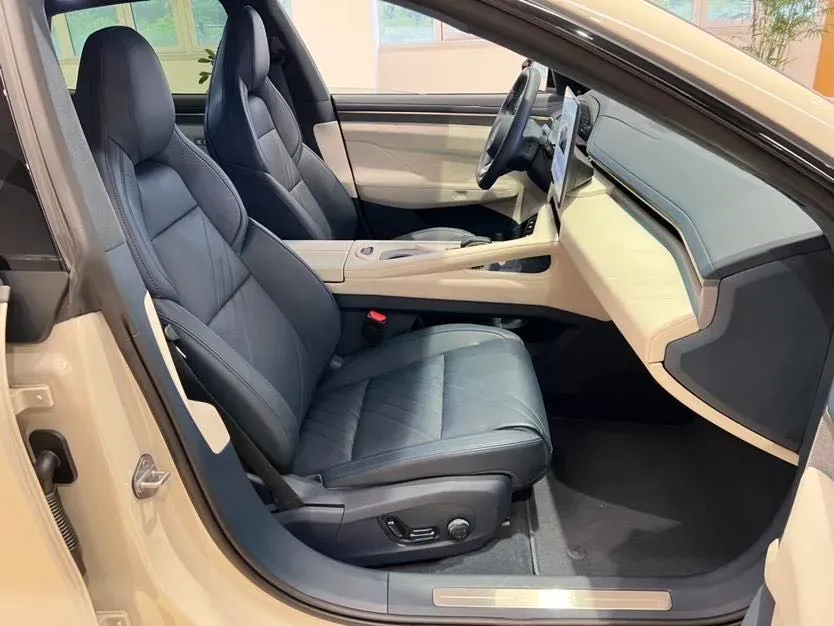 2025 Zeekr 001 BEV 100KWH,autocango,china used car exporter,china ev exporter,chinese used car exporter,chinese used ev exporter