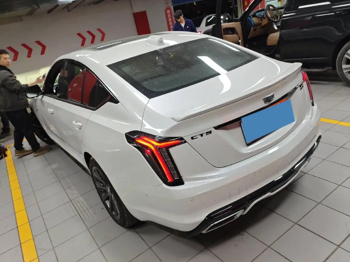 2025 Cadillac CT5 2.0T 237HP L4 10AT,autocango,china used car exporter,china ev exporter,chinese used car exporter,chinese used ev exporter
