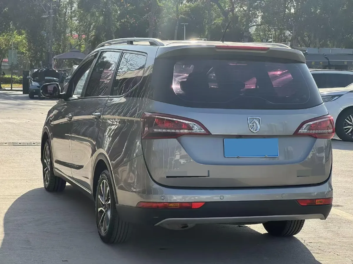 2019 BaoJun 730 1.5T 147HP L4 CVT,autocango,china used car exporter,china ev exporter,chinese used car exporter,chinese used ev exporter