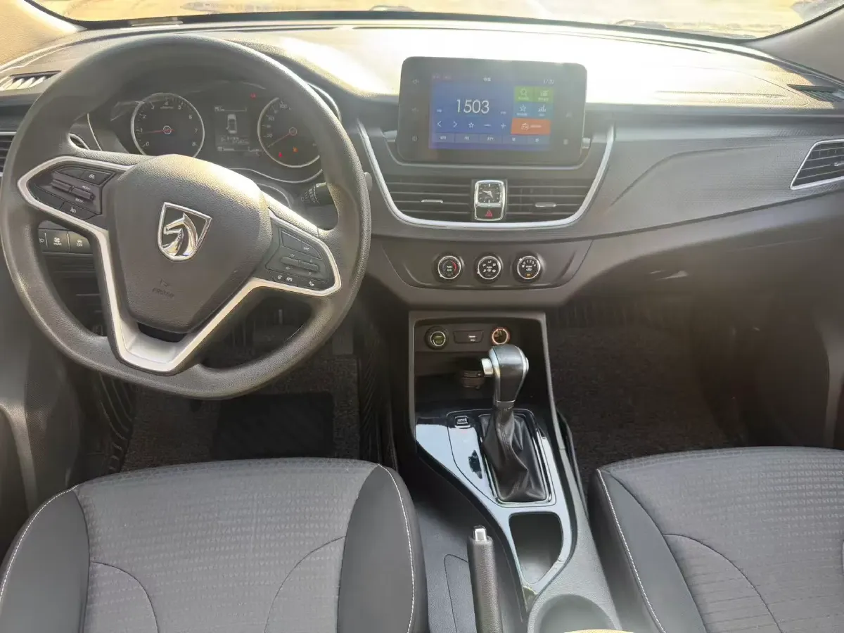 2019 BaoJun 730 1.5T 147HP L4 CVT,autocango,china used car exporter,china ev exporter,chinese used car exporter,chinese used ev exporter