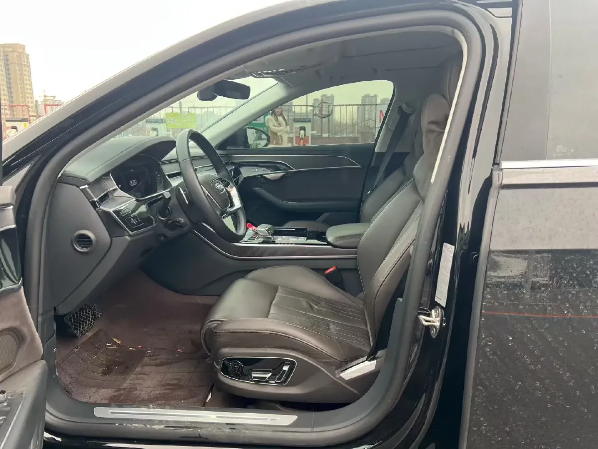 2025 Audi A8 2.0T 265HP L4 8AT,autocango,china used car exporter,china ev exporter,chinese used car exporter,chinese used ev exporter