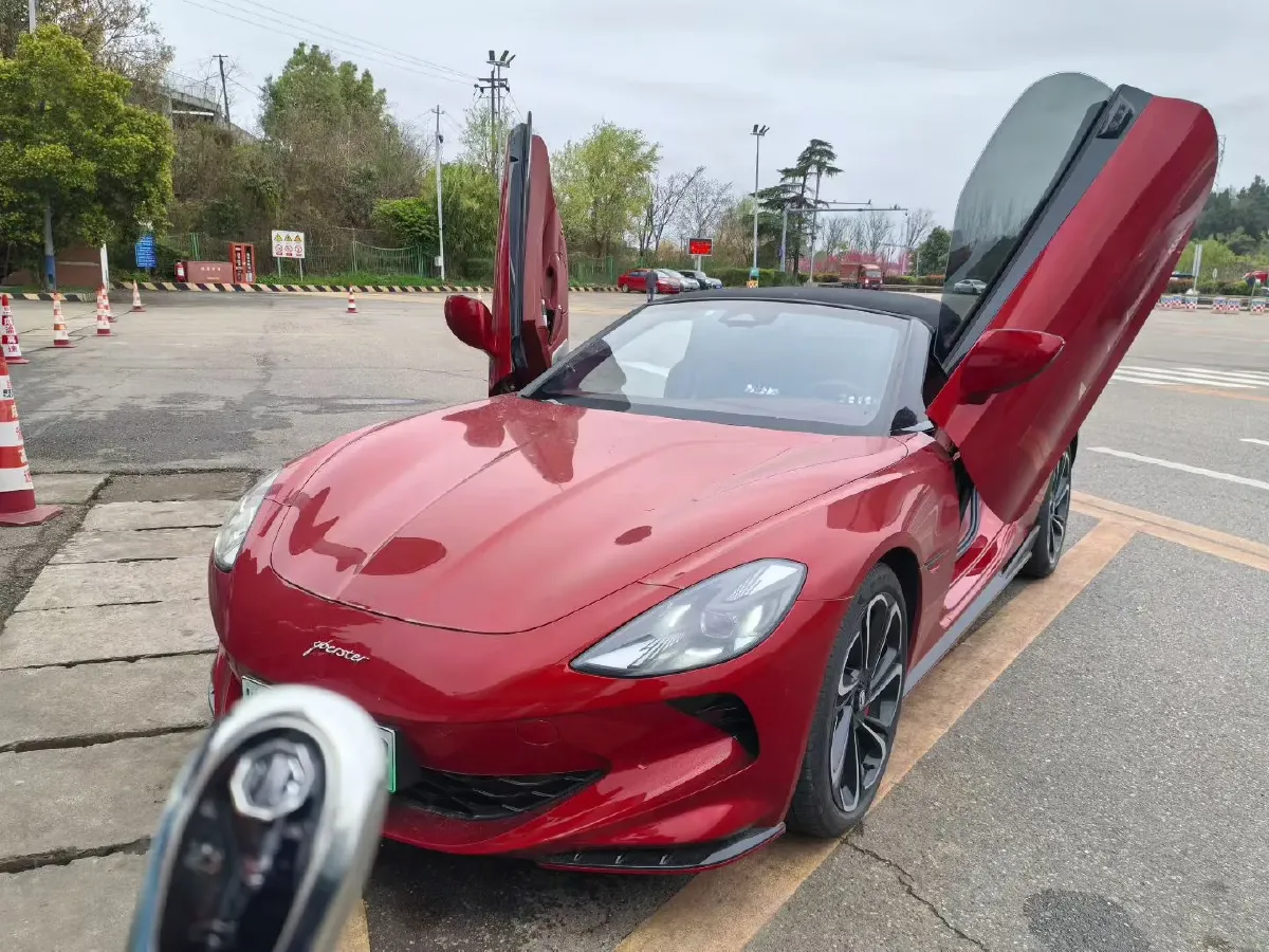 2023 Volvo S60 2.0T 197HP L4 7DCT,autocango,china used car exporter,china ev exporter,chinese used car exporter,chinese used ev exporter