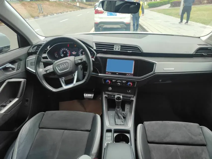 2020 Audi Q3 2.0T 186HP L4 7DCT,autocango,china used car exporter,china ev exporter,chinese used car exporter,chinese used ev exporter