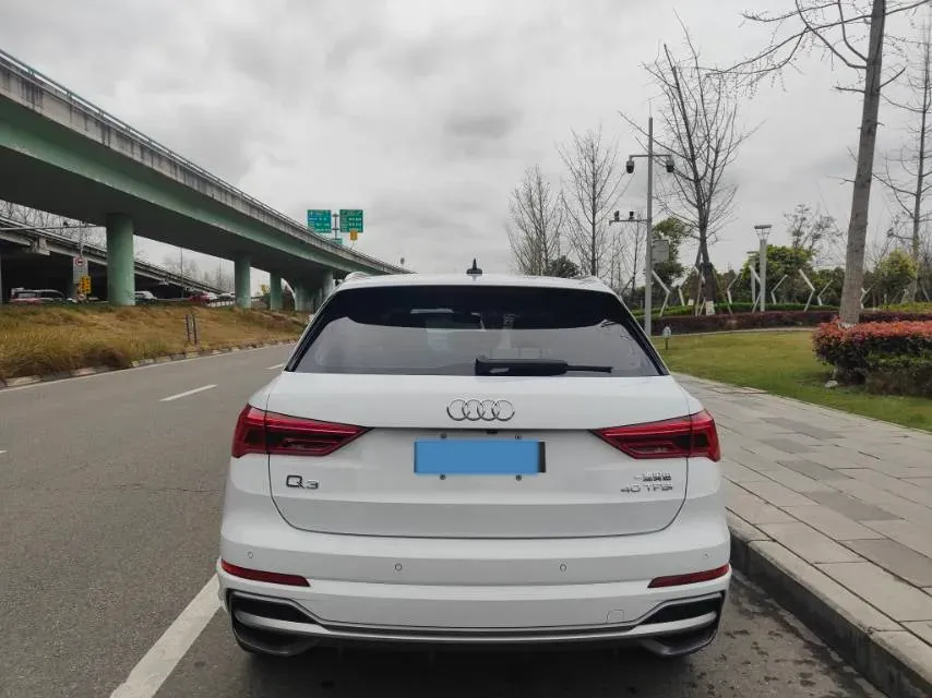 2020 Audi Q3 2.0T 186HP L4 7DCT,autocango,china used car exporter,china ev exporter,chinese used car exporter,chinese used ev exporter