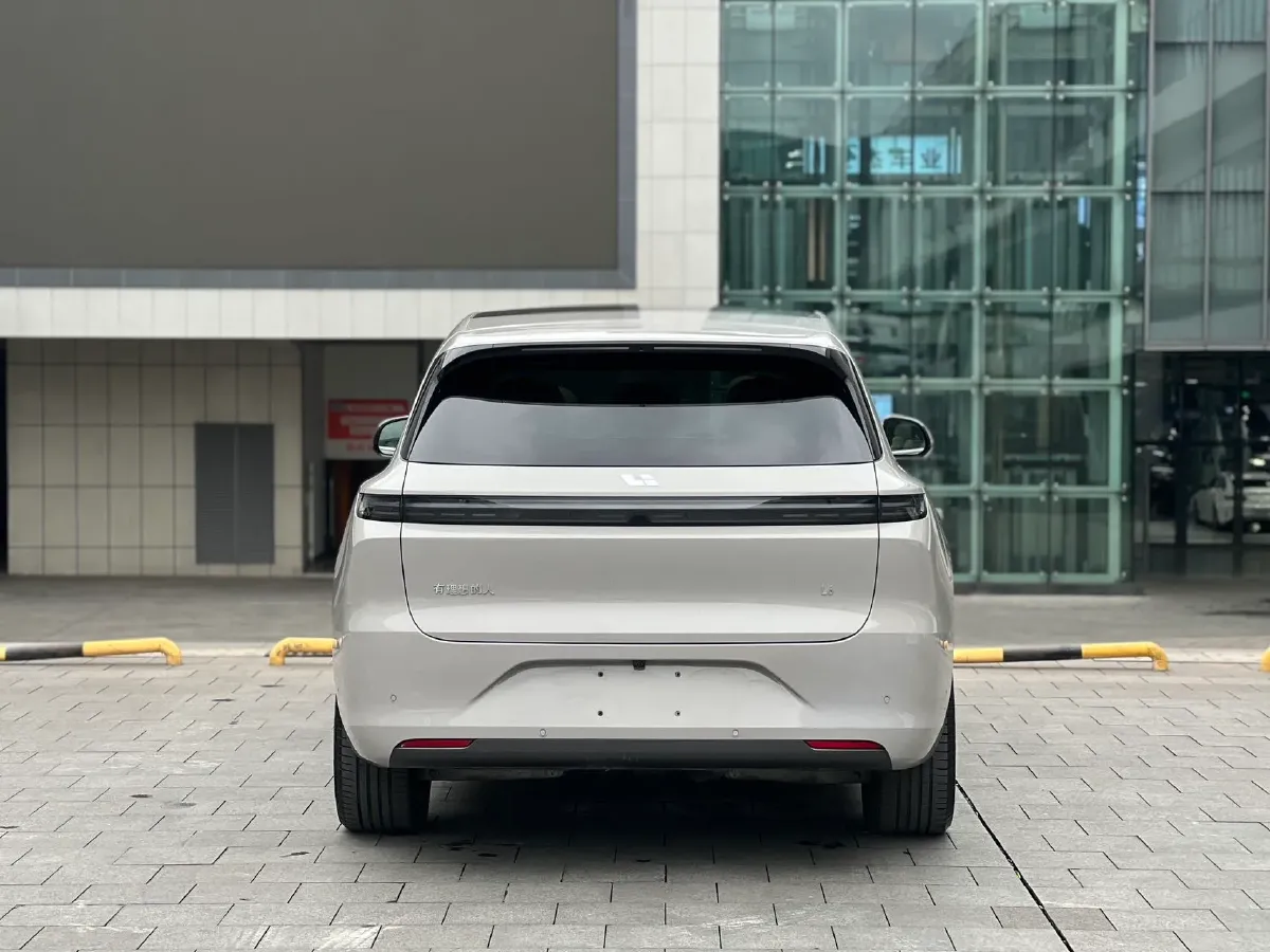 2025 Li L6 Range Extended 154HP L4 REEV,autocango,china used car exporter,china ev exporter,chinese used car exporter,chinese used ev exporter