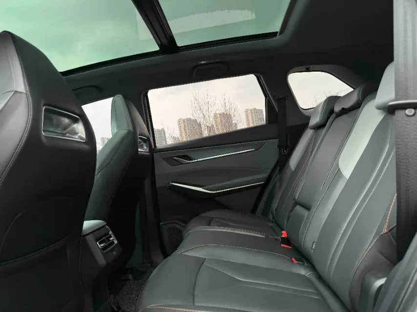 2022 ChangAn CS75 Plus 1.5T 188HP L4 8AT,autocango,china used car exporter,china ev exporter,chinese used car exporter,chinese used ev exporter