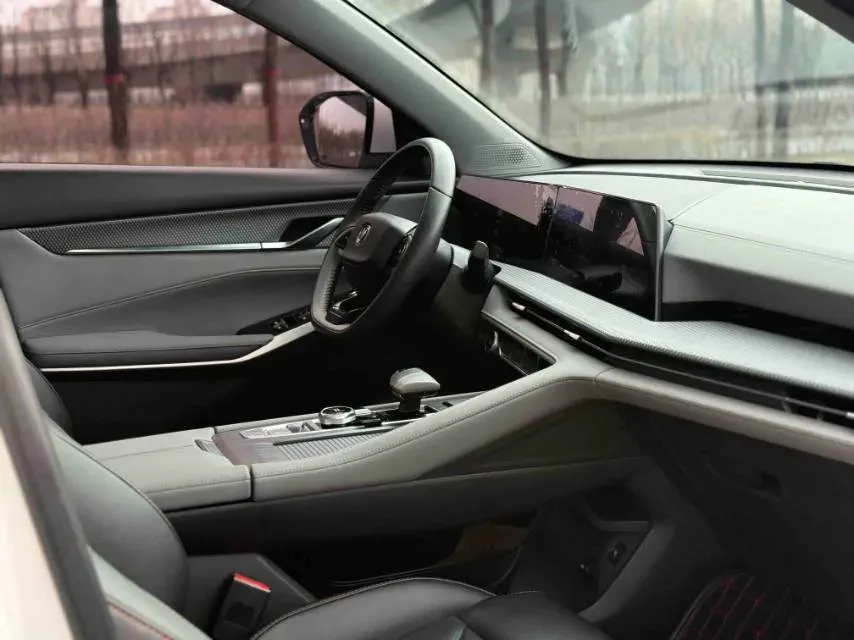 2022 ChangAn CS75 Plus 1.5T 188HP L4 8AT,autocango,china used car exporter,china ev exporter,chinese used car exporter,chinese used ev exporter