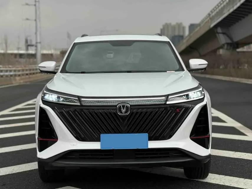 2022 ChangAn CS75 Plus 1.5T 188HP L4 8AT,autocango,china used car exporter,china ev exporter,chinese used car exporter,chinese used ev exporter