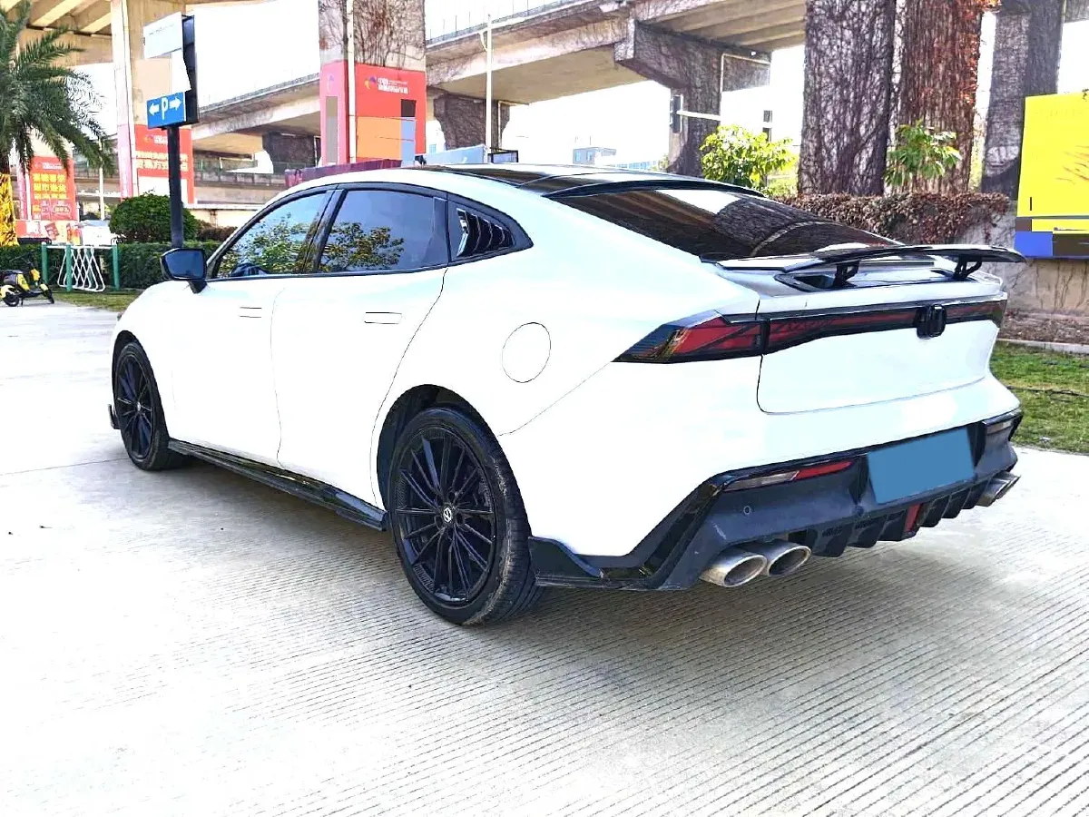 2022 ChangAn UNI-V 1.5T 188HP L4 7DCT,autocango,china used car exporter,china ev exporter,chinese used car exporter,chinese used ev exporter