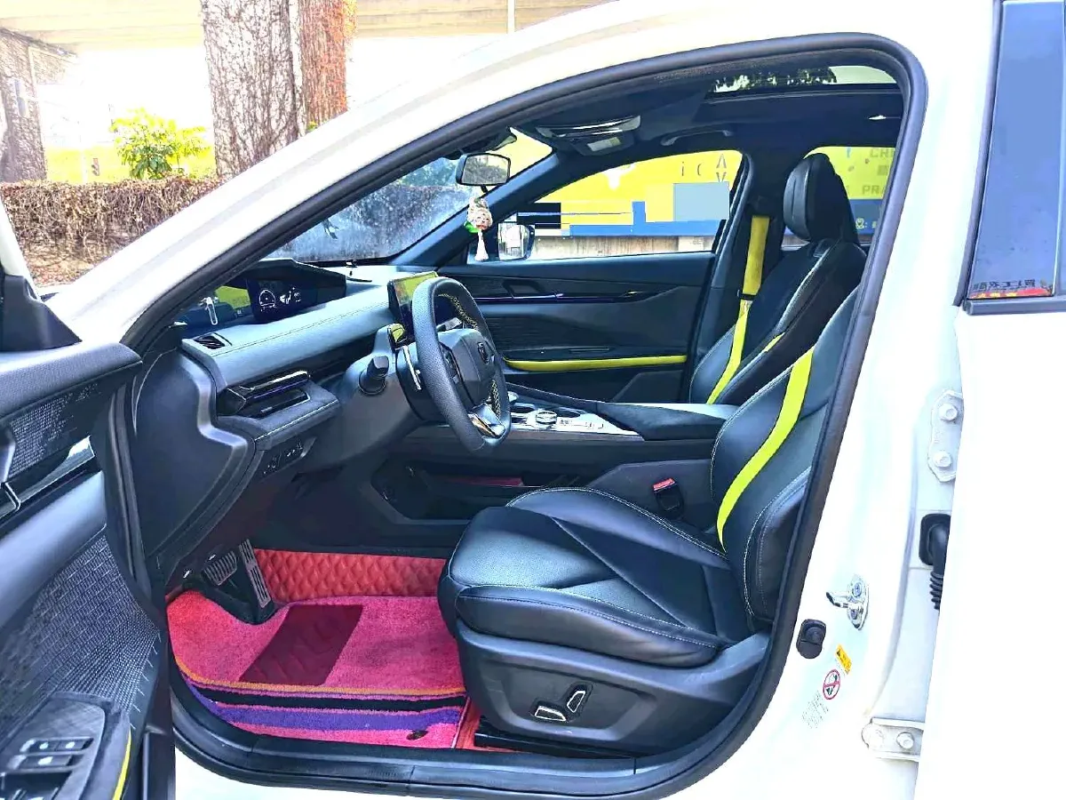 2022 ChangAn UNI-V 1.5T 188HP L4 7DCT,autocango,china used car exporter,china ev exporter,chinese used car exporter,chinese used ev exporter