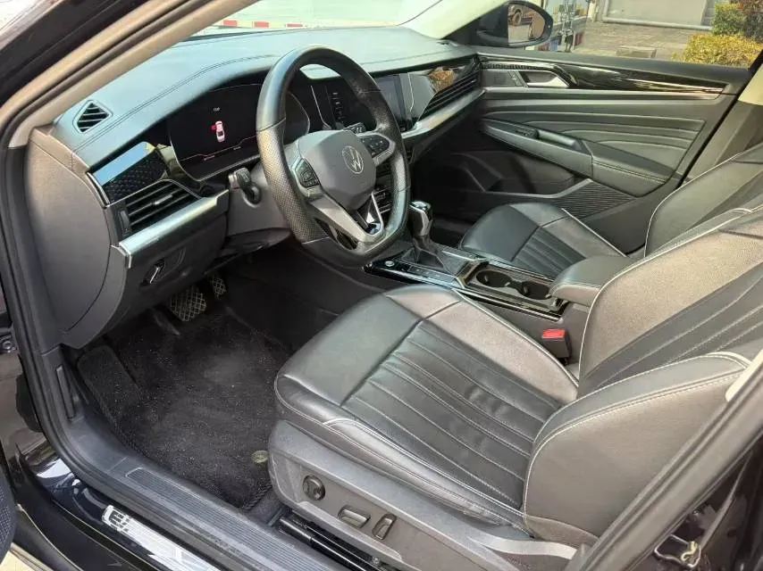 2021 Volkswagen Passat 2.0T 186HP L4 7DCT,autocango,china used car exporter,china ev exporter,chinese used car exporter,chinese used ev exporter