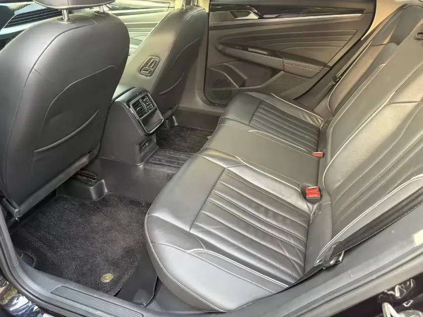 2021 Volkswagen Passat 2.0T 186HP L4 7DCT,autocango,china used car exporter,china ev exporter,chinese used car exporter,chinese used ev exporter