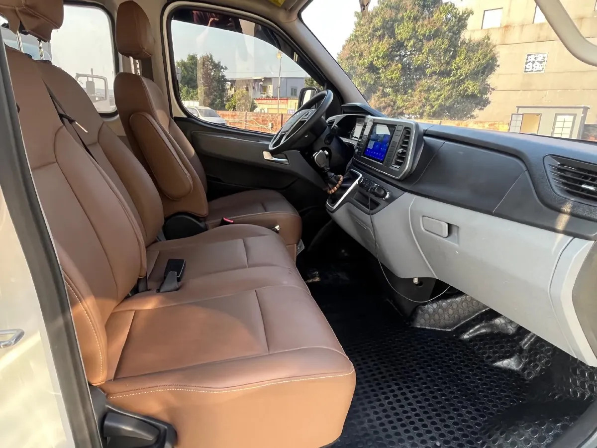 2024 MAXUS XinTu V80 2.0T 147HP L4 6MT,autocango,china used car exporter,china ev exporter,chinese used car exporter,chinese used ev exporter