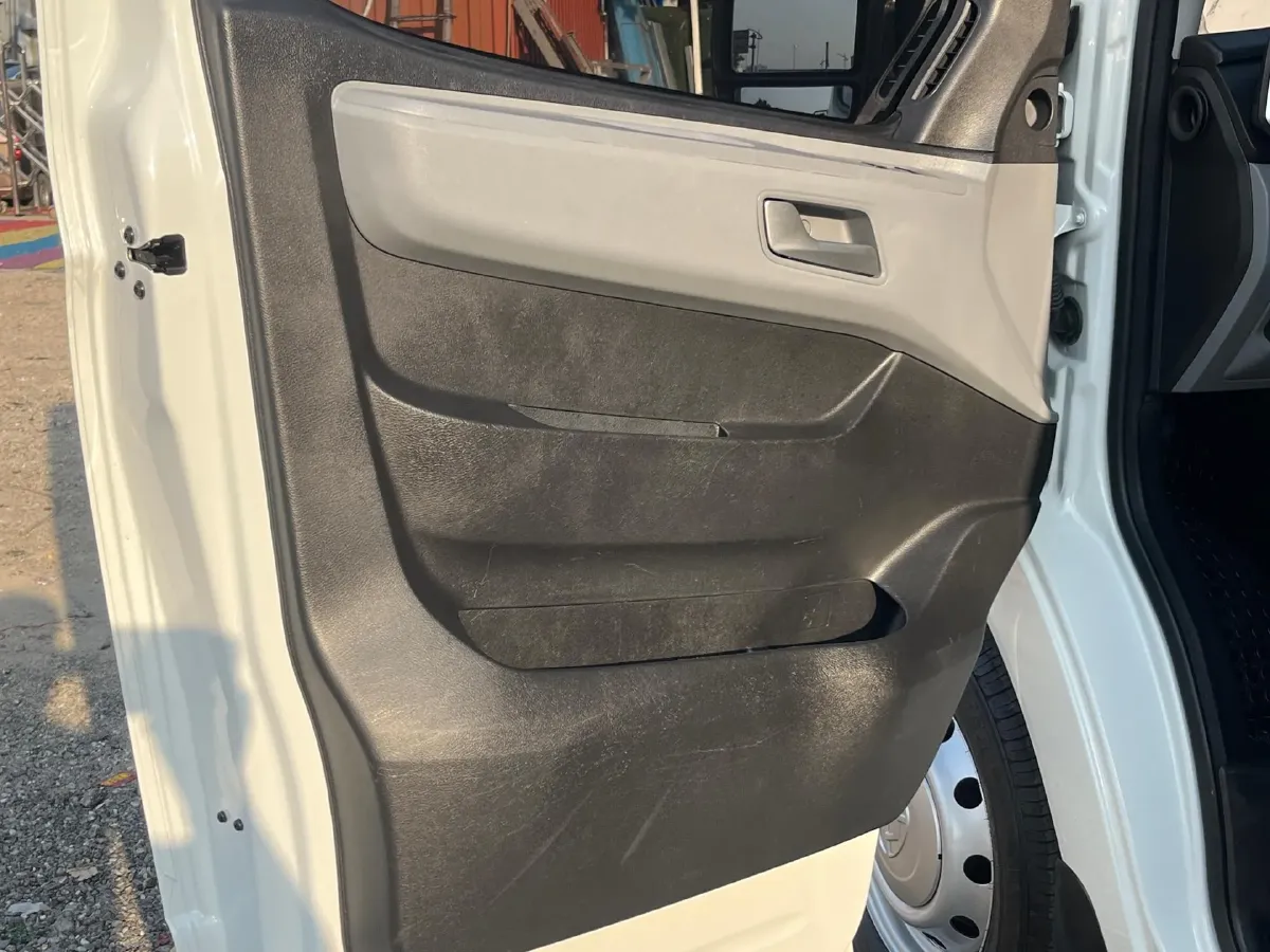 2024 MAXUS XinTu V80 2.0T 147HP L4 6MT,autocango,china used car exporter,china ev exporter,chinese used car exporter,chinese used ev exporter