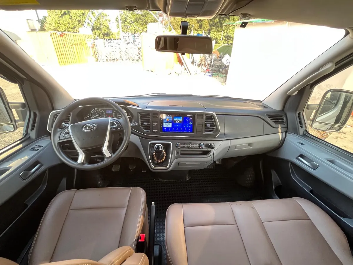 2024 MAXUS XinTu V80 2.0T 147HP L4 6MT,autocango,china used car exporter,china ev exporter,chinese used car exporter,chinese used ev exporter