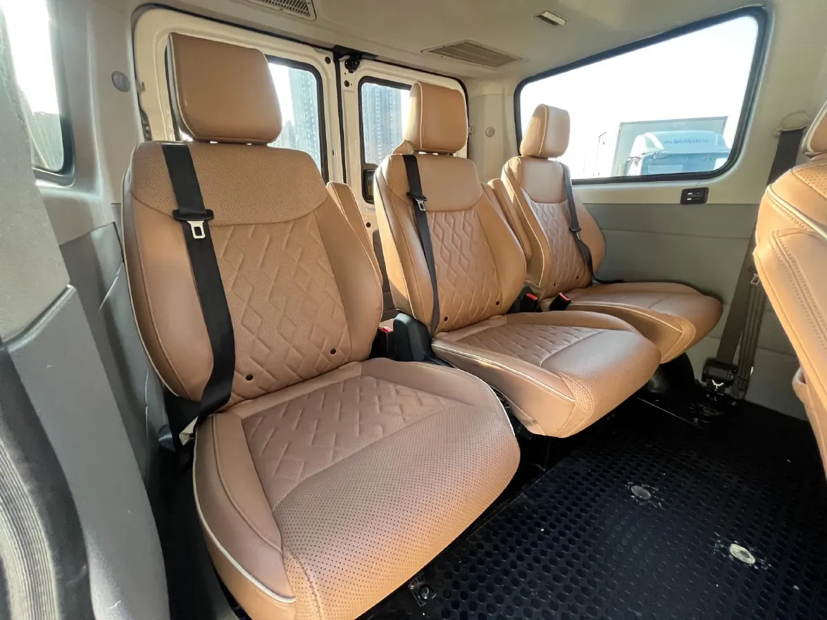 2024 MAXUS XinTu V80 2.0T 147HP L4 6MT,autocango,china used car exporter,china ev exporter,chinese used car exporter,chinese used ev exporter