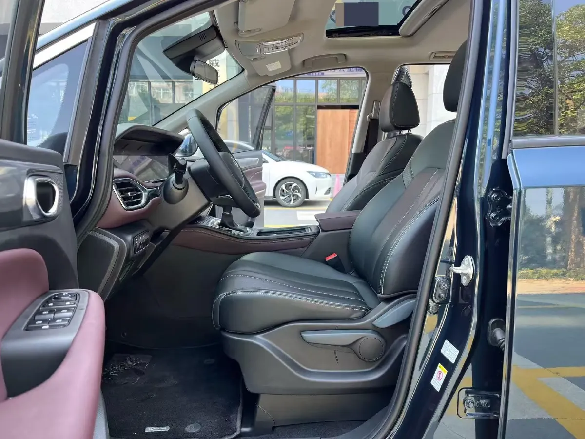 2021 GAC Trumpchi M6 1.5T 169HP L4 7DCT,autocango,china used car exporter,china ev exporter,chinese used car exporter,chinese used ev exporter