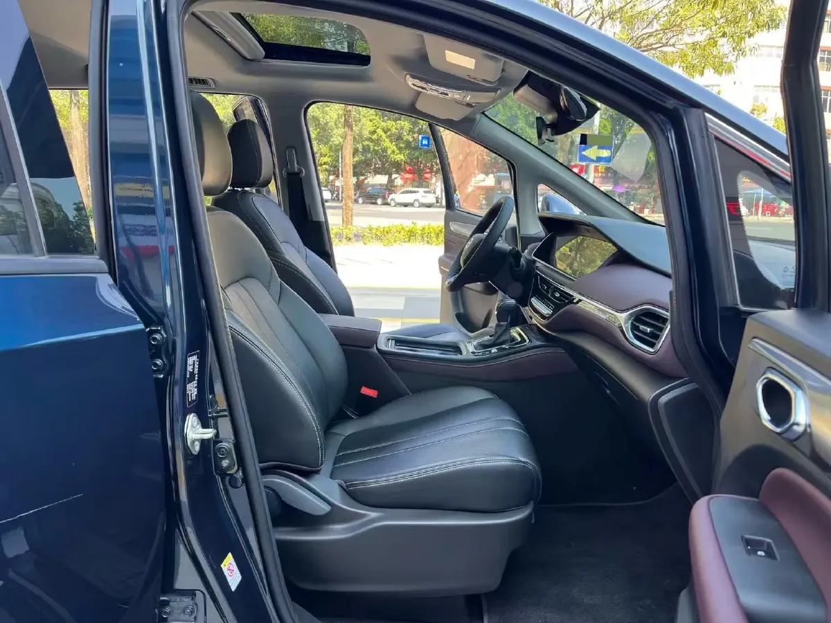 2021 GAC Trumpchi M6 1.5T 169HP L4 7DCT,autocango,china used car exporter,china ev exporter,chinese used car exporter,chinese used ev exporter