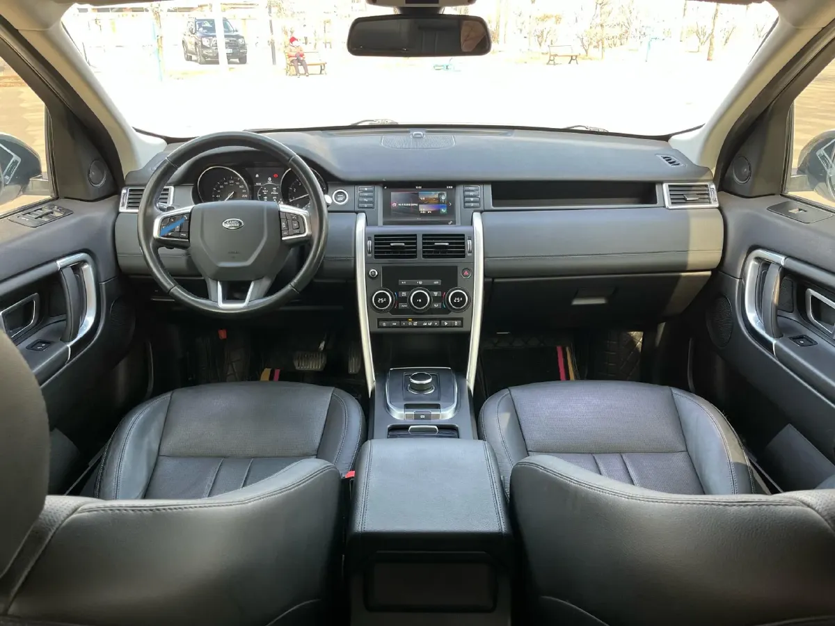 2018 Land Rover Discovery Sport 2.0T 241HP L4 9AT,autocango,china used car exporter,china ev exporter,chinese used car exporter,chinese used ev exporter