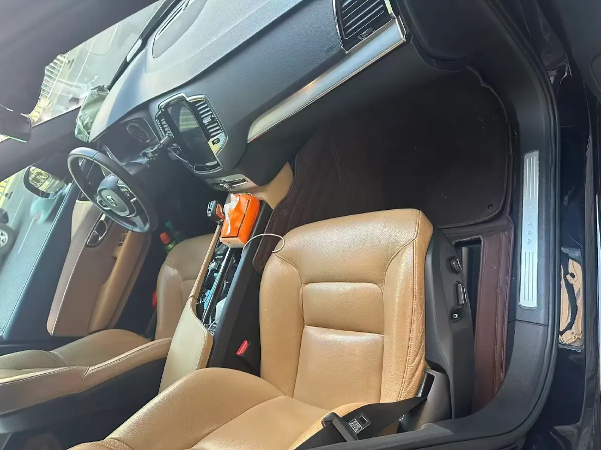 2019 Volvo XC90 2.0T 254HP L4 8AT,autocango,china used car exporter,china ev exporter,chinese used car exporter,chinese used ev exporter