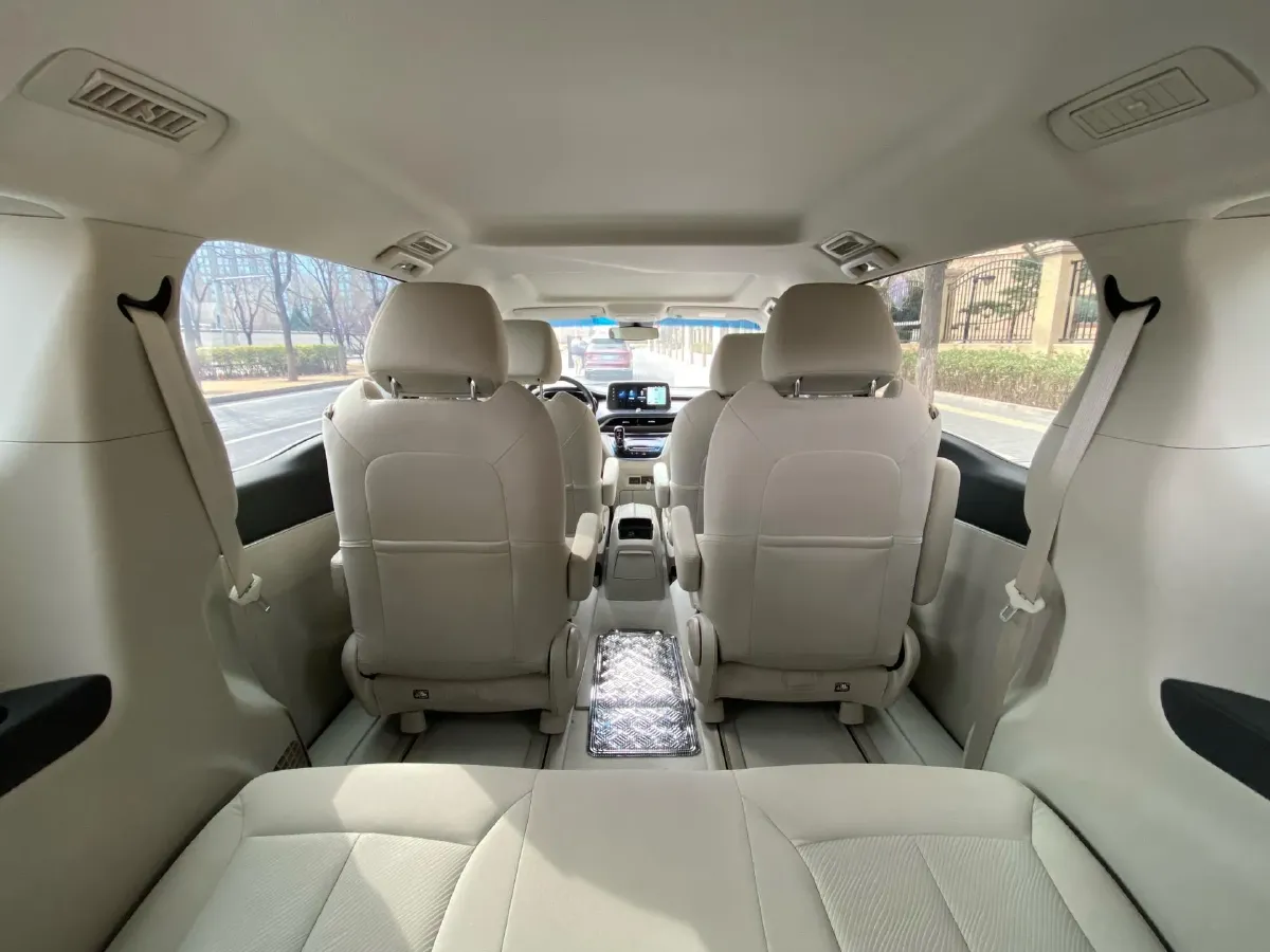 2023 Buick GL8 2.0T 237HP L4 9AT,autocango,china used car exporter,china ev exporter,chinese used car exporter,chinese used ev exporter