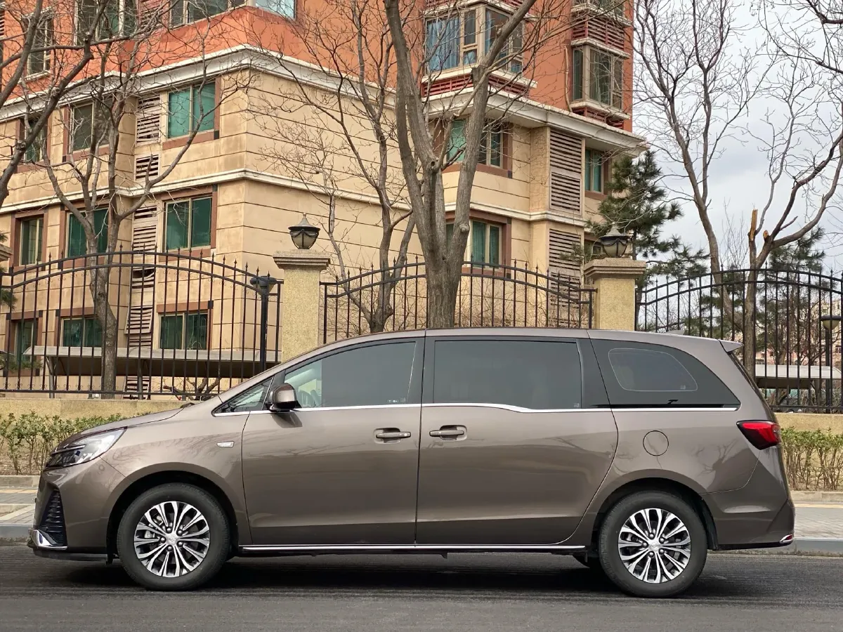 2023 Buick GL8 2.0T 237HP L4 9AT,autocango,china used car exporter,china ev exporter,chinese used car exporter,chinese used ev exporter