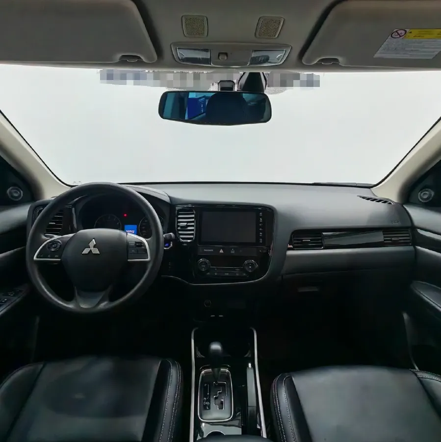 2021 Mitsubishi Outlander 2.0L 166HP L4 CVT,autocango,china used car exporter,china ev exporter,chinese used car exporter,chinese used ev exporter