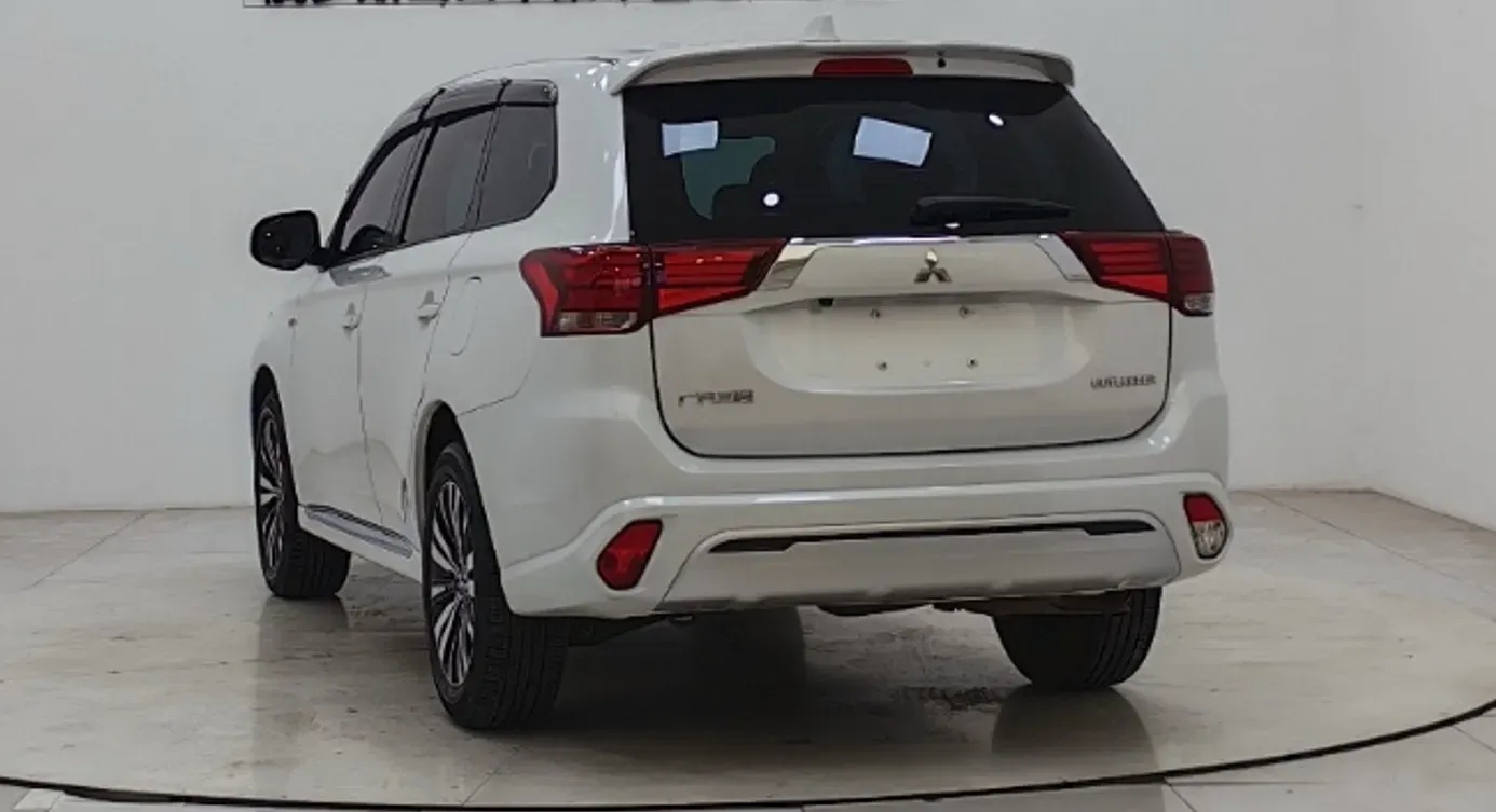 2021 Mitsubishi Outlander 2.0L 166HP L4 CVT,autocango,china used car exporter,china ev exporter,chinese used car exporter,chinese used ev exporter