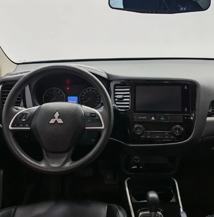 2021 Mitsubishi Outlander 2.0L 166HP L4 CVT,autocango,china used car exporter,china ev exporter,chinese used car exporter,chinese used ev exporter