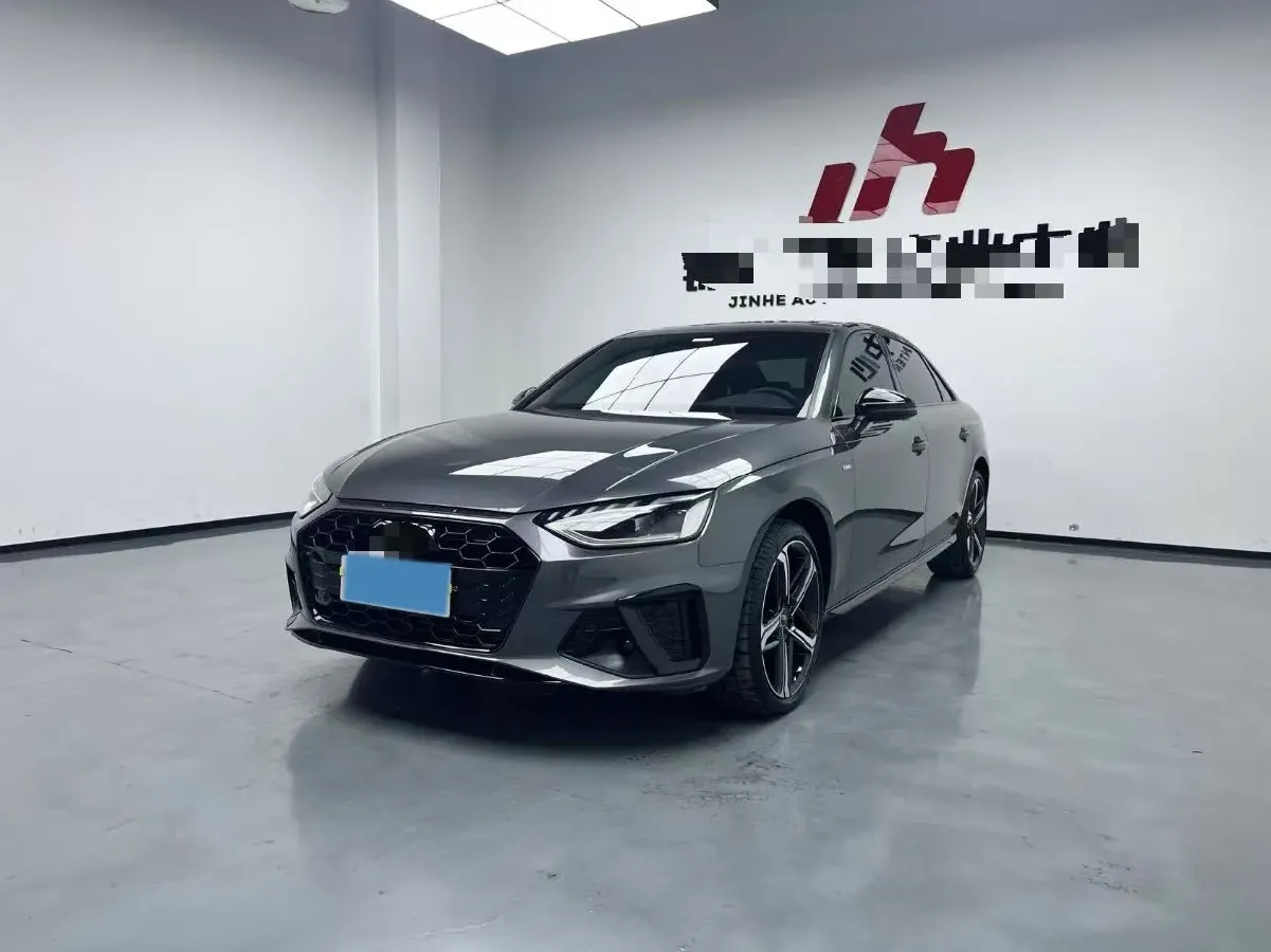 2024 Audi A4L 2.0T 190HP L4 7DCT,autocango,china used car exporter,china ev exporter,chinese used car exporter,chinese used ev exporter